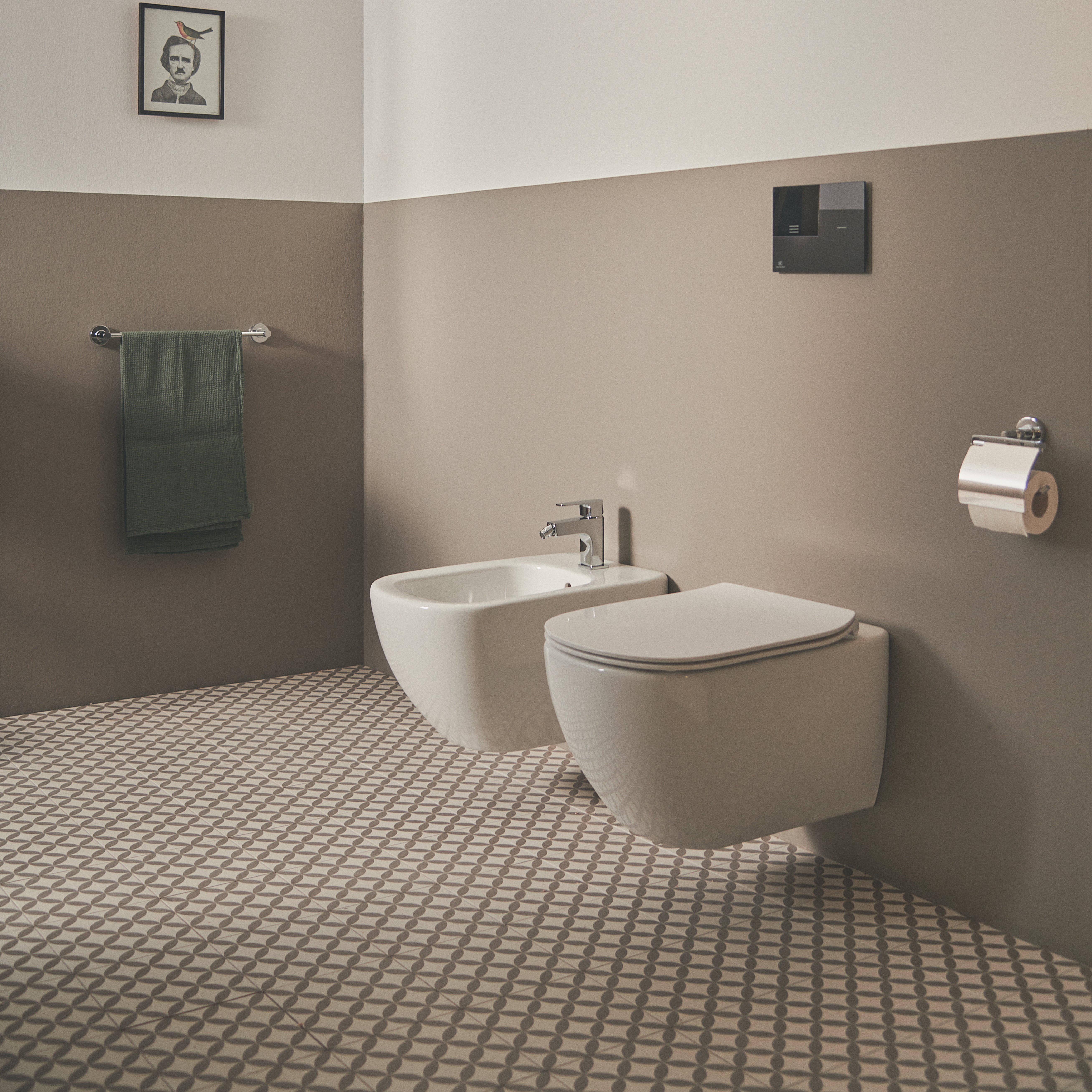 Ideal Standard Tesi Wall Hung Toilet with Aquablade® Flush Technology & Soft Close Seat