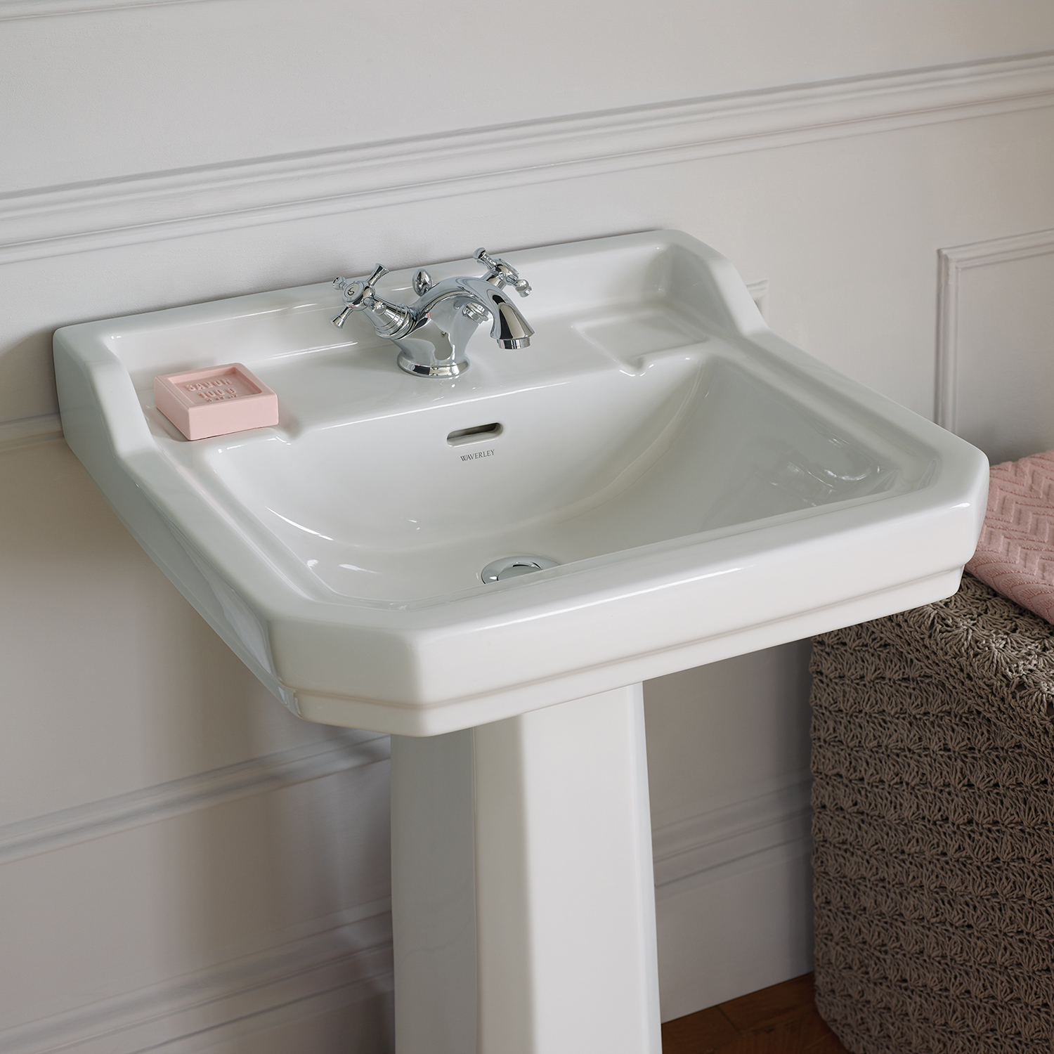 Ideal Standard Waverley 560mm Basin & Full Pedestal