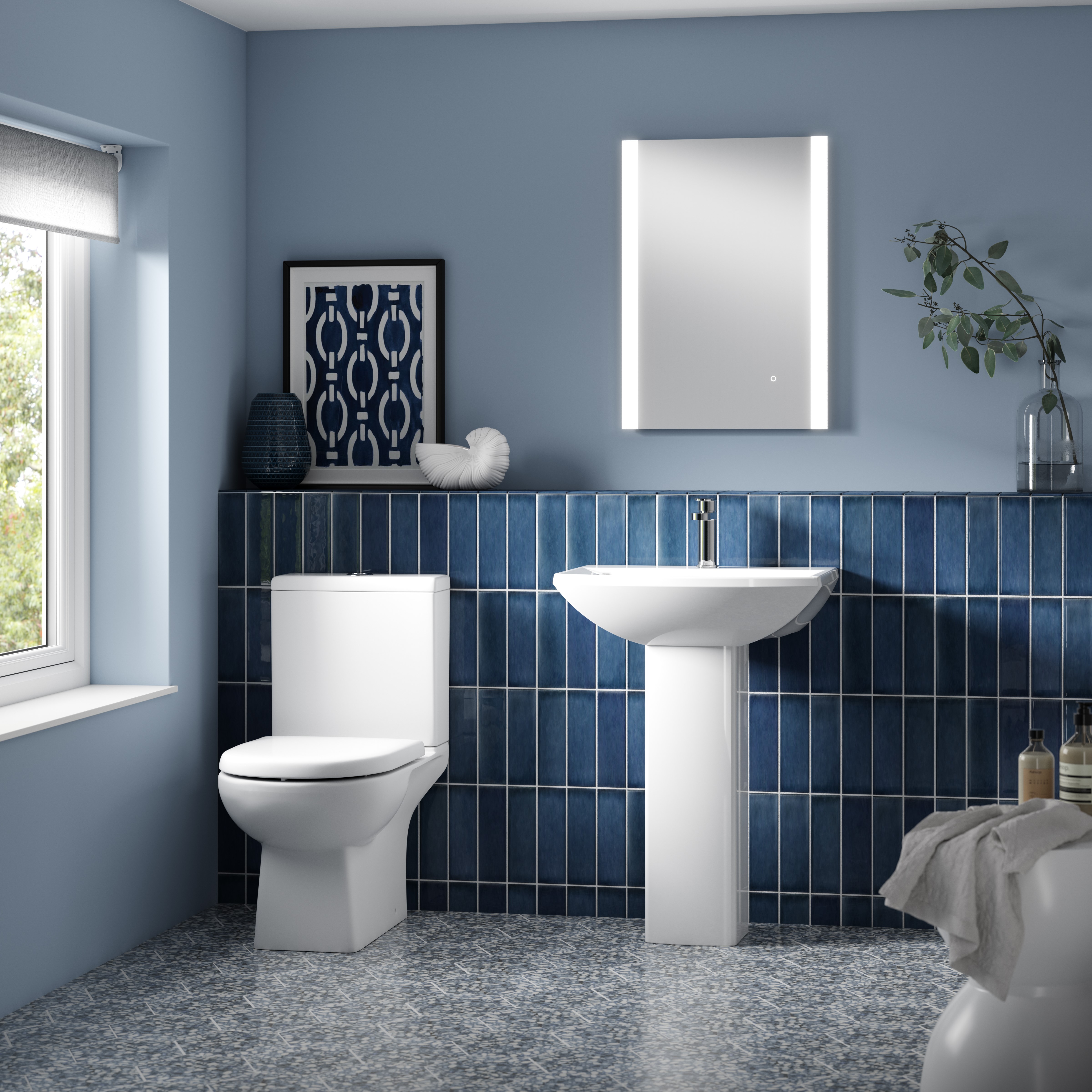 Vellamo City Modern Close Coupled Toilet with Soft Close Seat