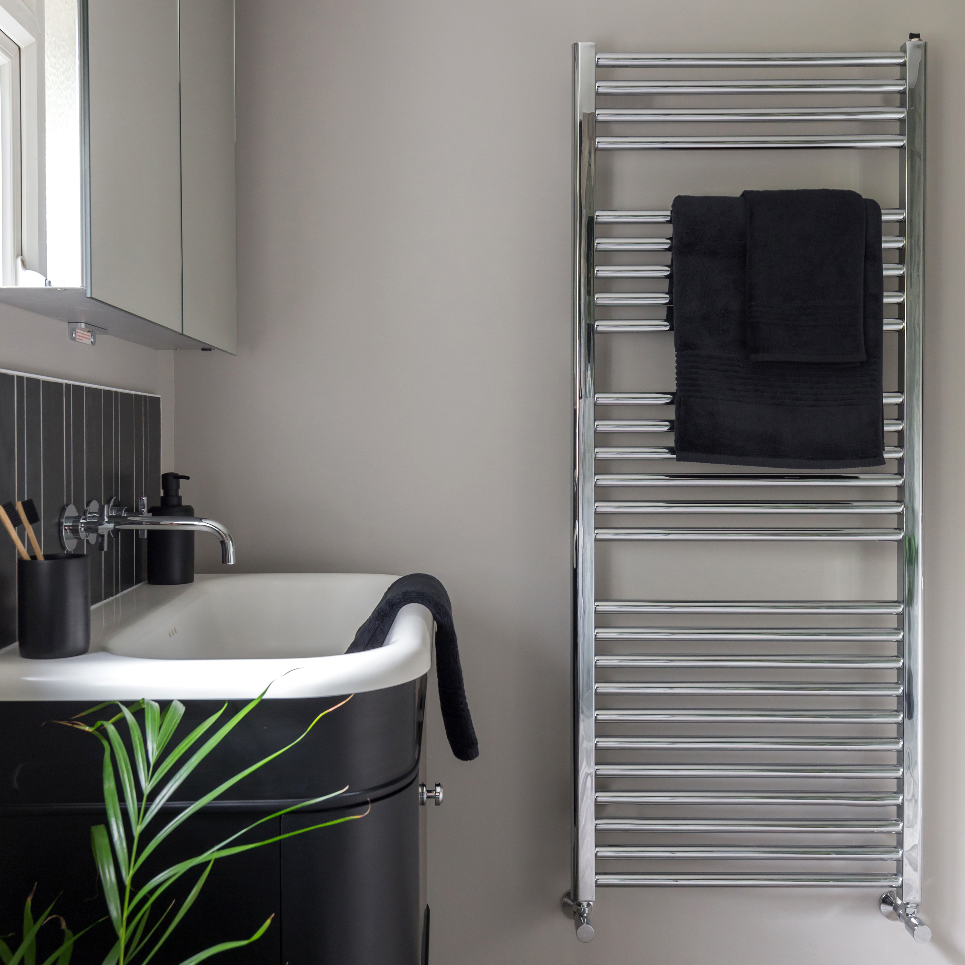 EliteHeat Steel Ladder Heated Towel Rail 25mm Bars - Chrome
