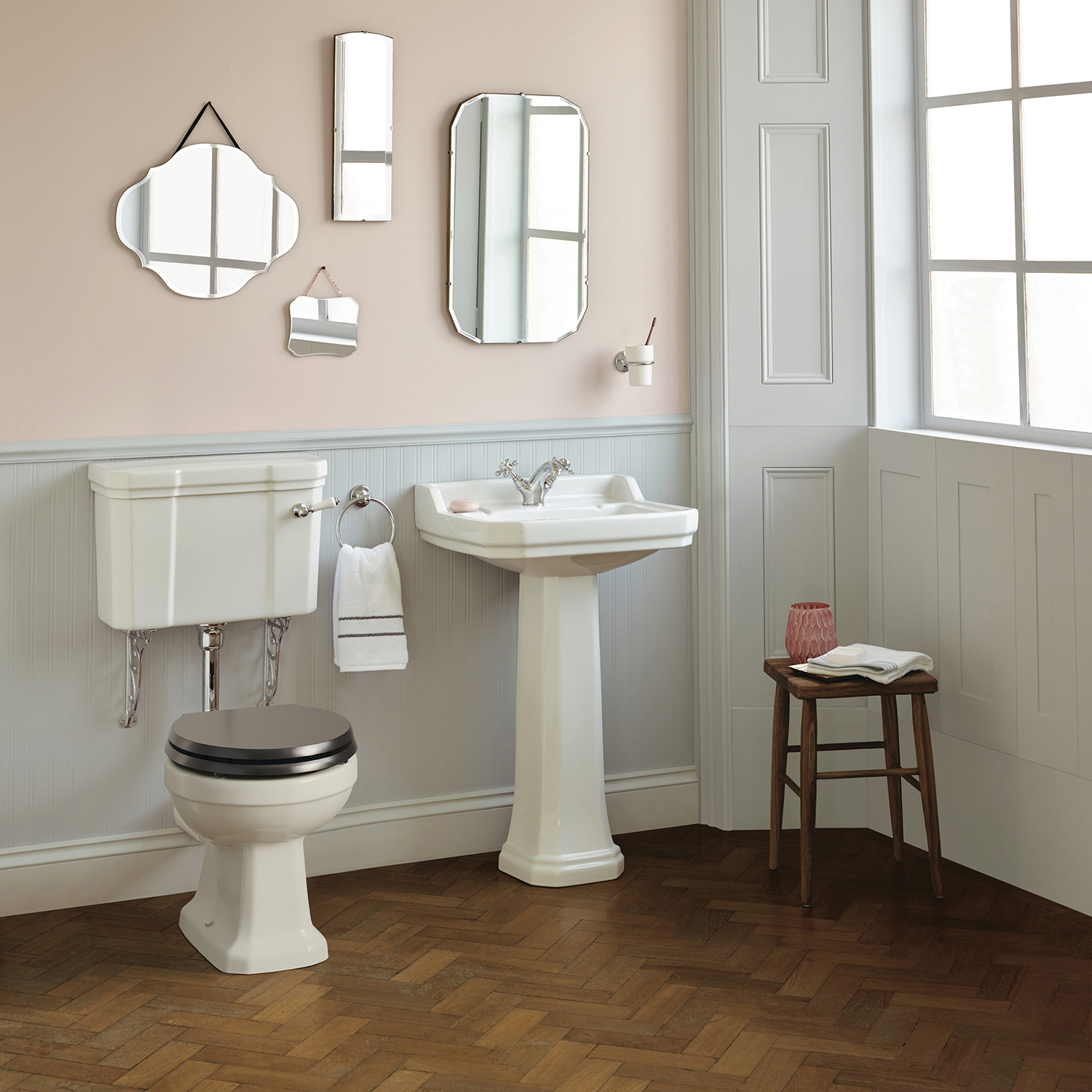 Ideal Standard Waverley 560mm Basin & Full Pedestal