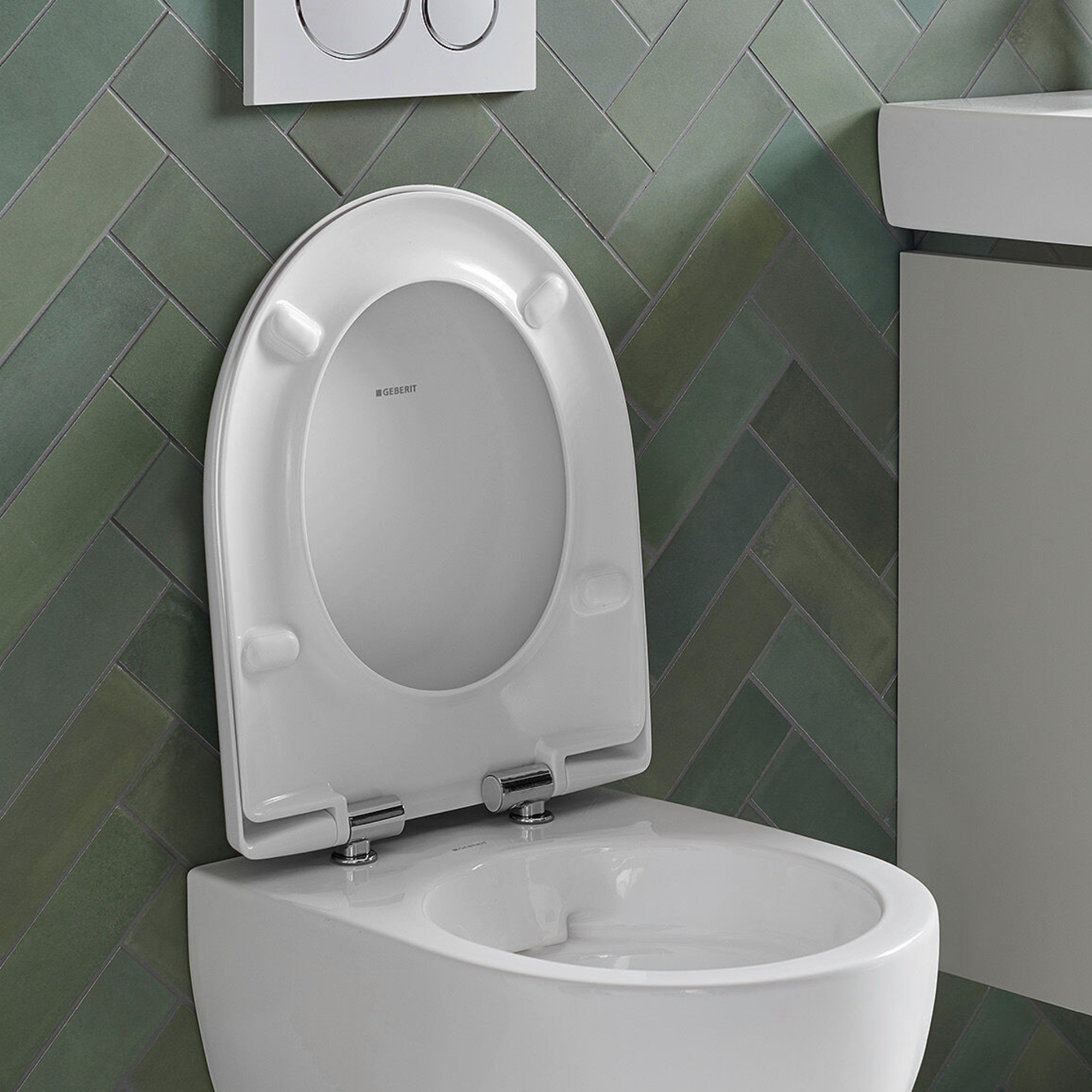Geberit Selnova Rimless Compact Wall Hung Toilet & Soft Close Seat
