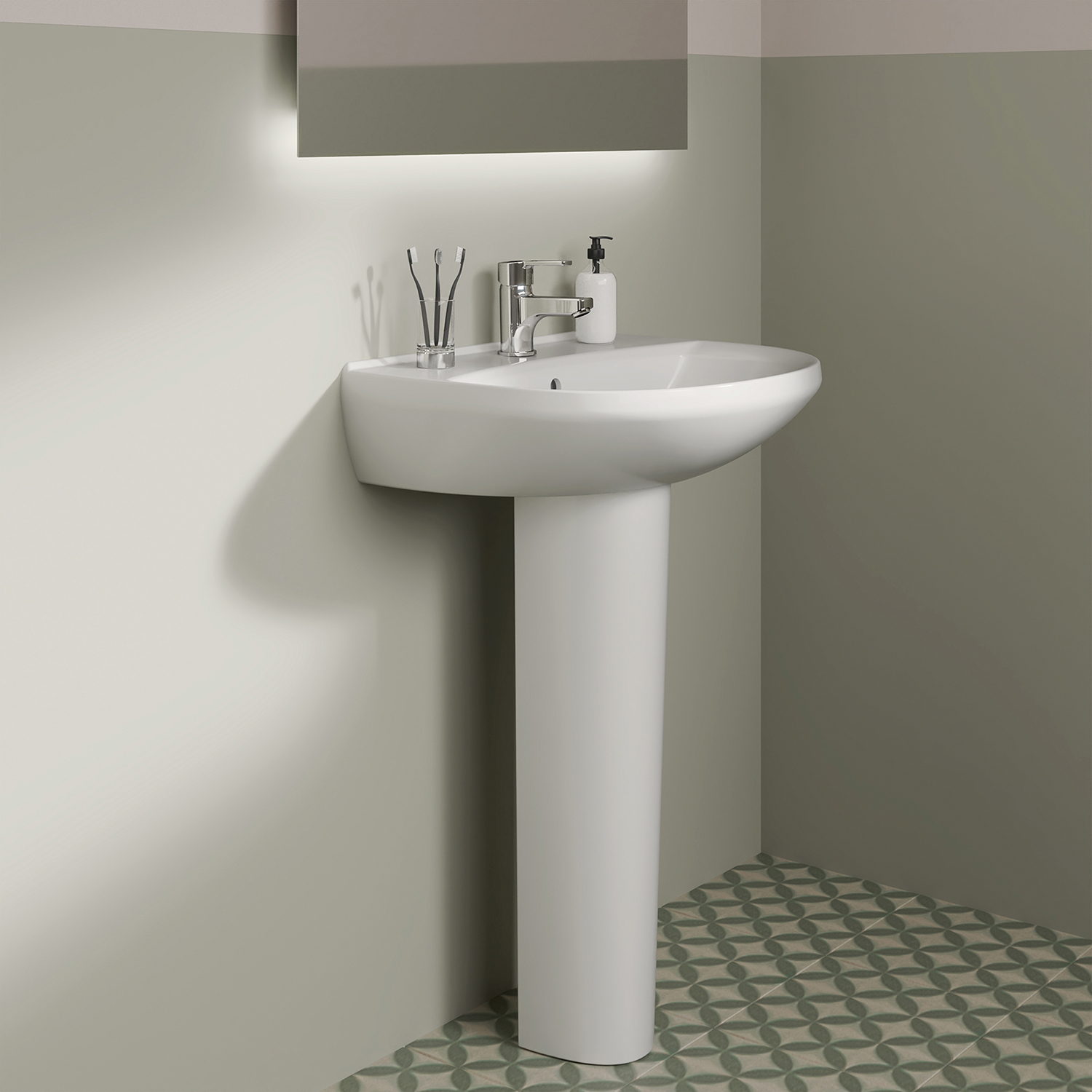 Ideal Standard Eurovit 550mm Basin & Full Pedestal