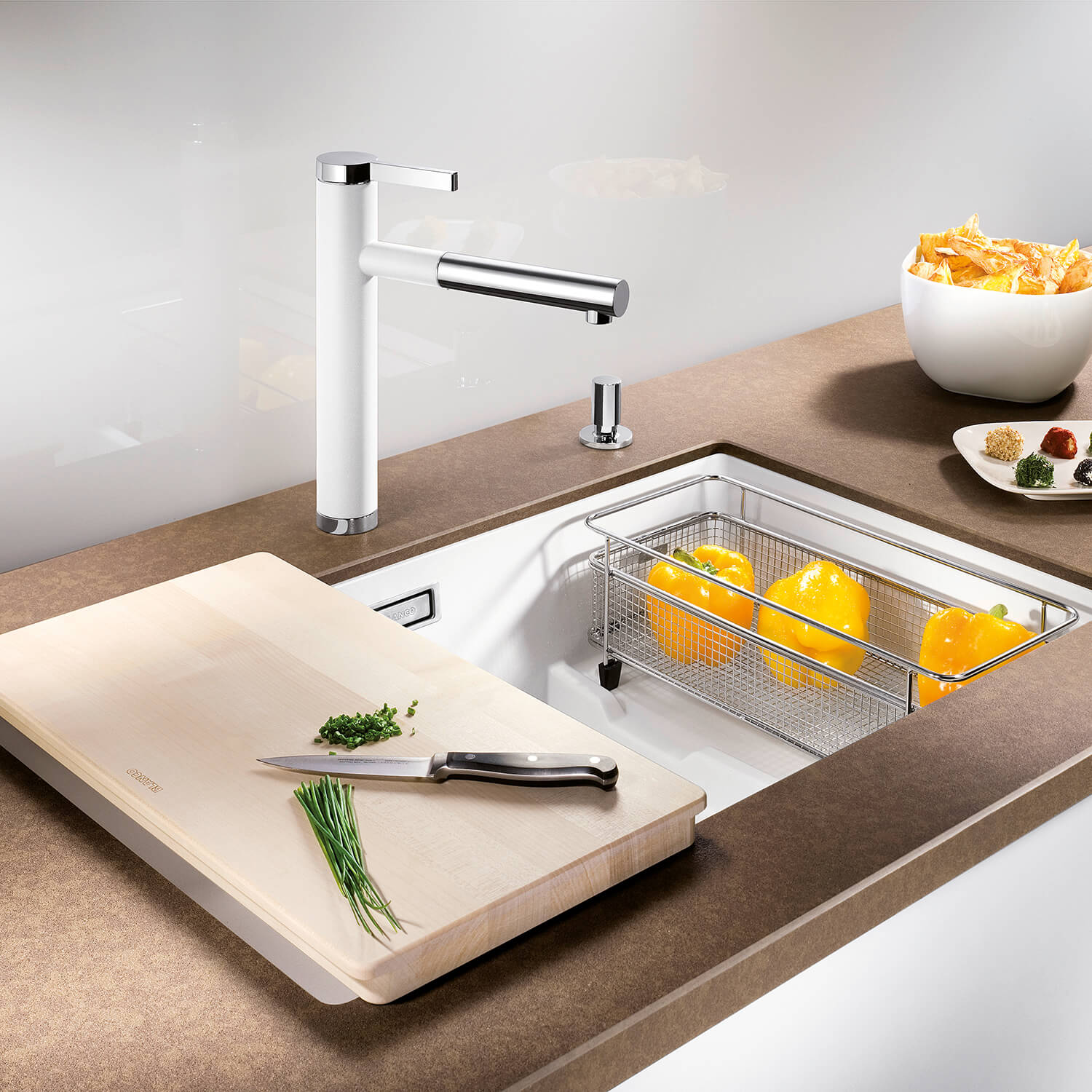 Blanco Linee-S Single Lever Pull Out Kitchen Mixer Tap with Silgranit Matching Finish