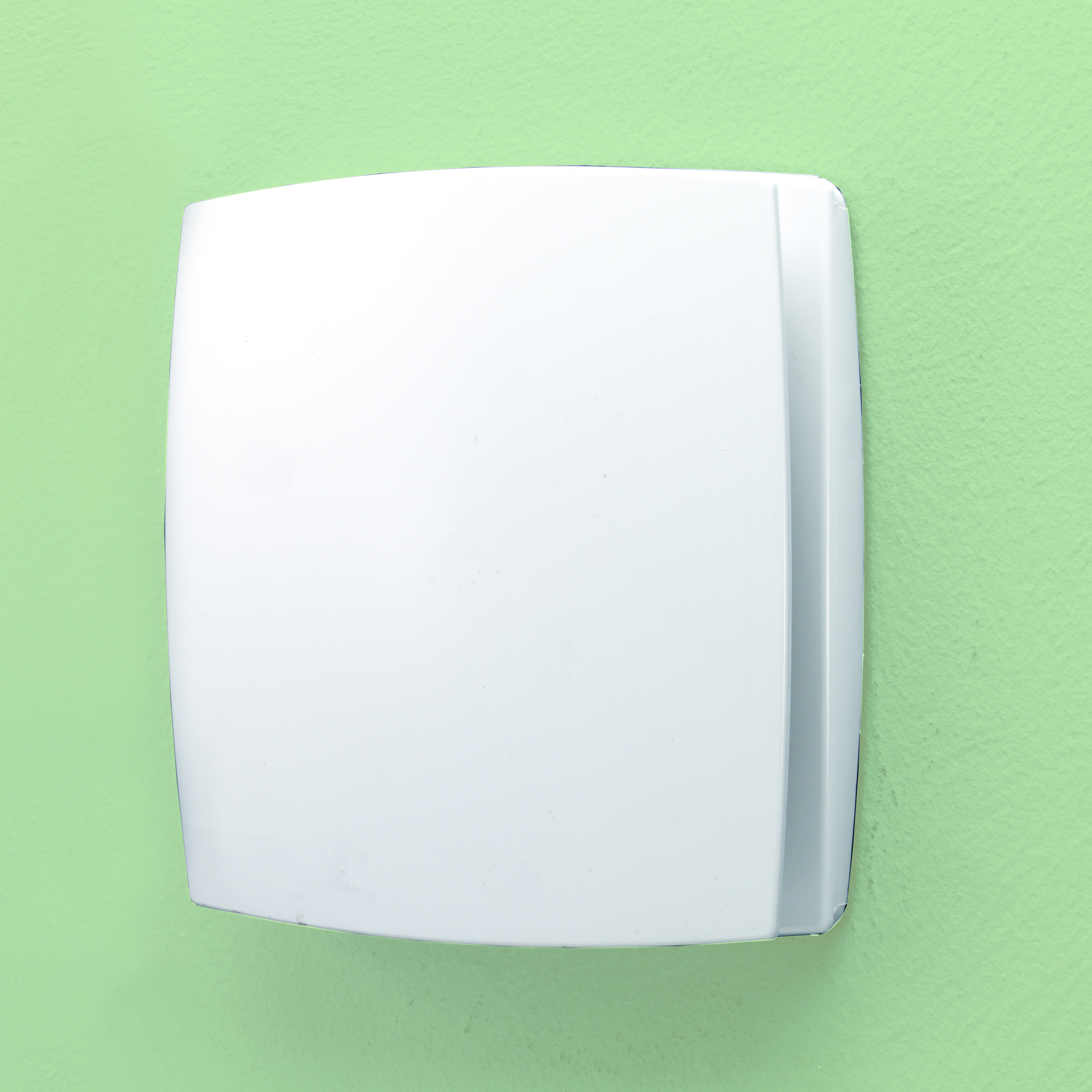 hib. Breeze White Wall or Ceiling Mounted Slimline Low Profile Fan with Timer & Humidity Sensor