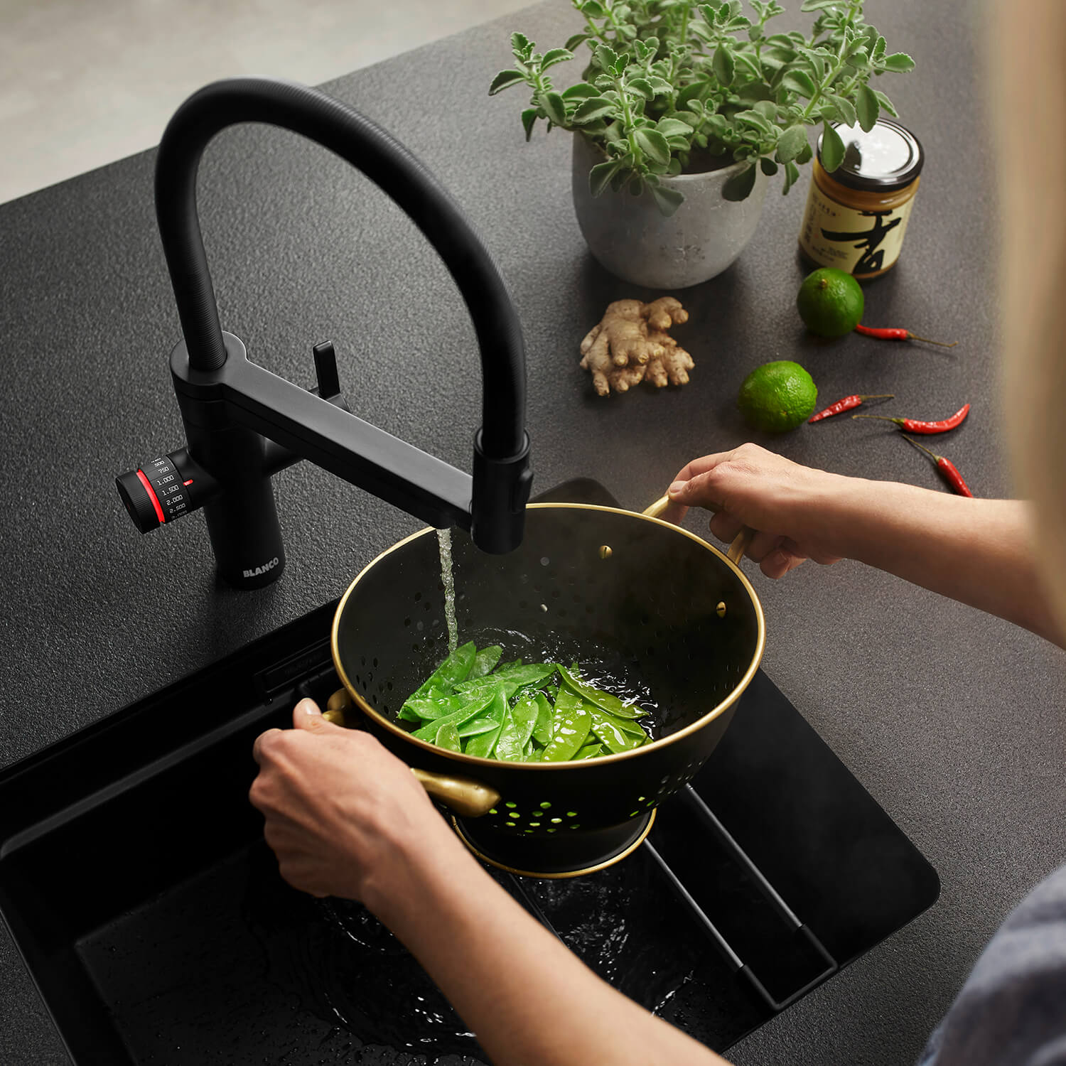 Blanco Evol-S Pro 4-in-1 Smart Measure Mono Kitchen Mixer Tap with Dual Spray